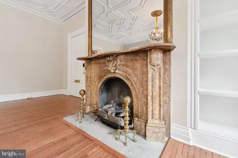 Living - 700 Cathedral St #101, Baltimore, MD 21201 photo 4 of 7