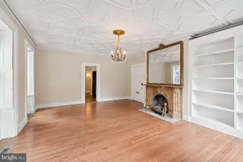 Living - 700 Cathedral St #101, Baltimore, MD 21201 photo 3 of 7
