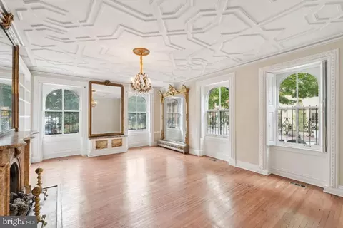 Living - 700 Cathedral St #101, Baltimore, MD 21201 photo 2 of 7