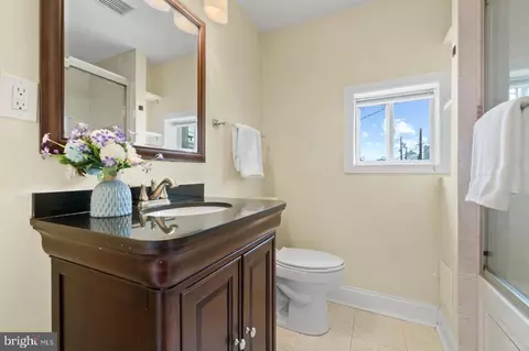 Bath - 128 Fort Ave, Baltimore, MD 21230 photo 4 of 6