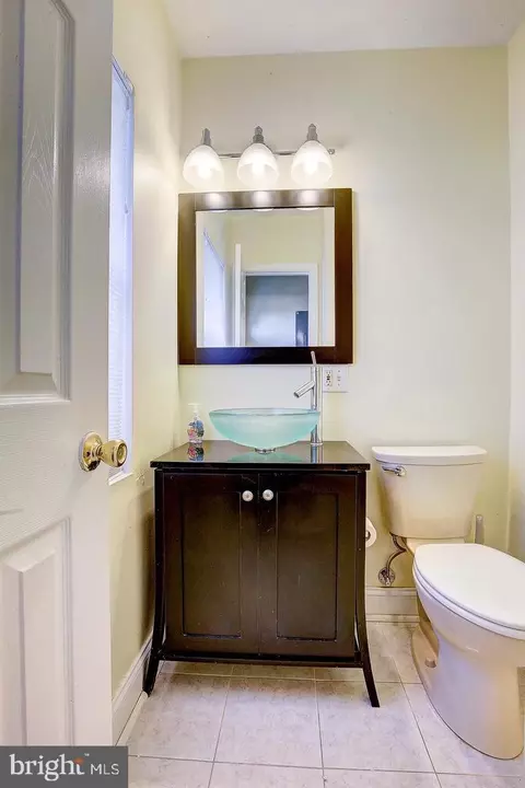 Bath - 128 Fort Ave, Baltimore, MD 21230 photo 1 of 6