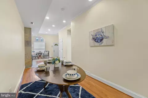 Entry Way - 128 Fort Ave, Baltimore, MD 21230 photo 1 of 3