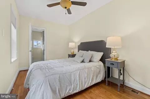 Bedroom - 128 Fort Ave, Baltimore, MD 21230 photo 3 of 5