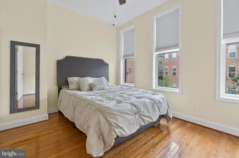 Bedroom - 128 Fort Ave, Baltimore, MD 21230 photo 2 of 5