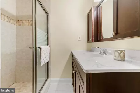 Bath - 128 Fort Ave, Baltimore, MD 21230 photo 5 of 6