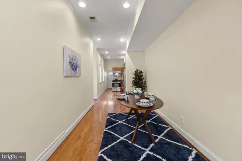 Entry Way - 128 Fort Ave, Baltimore, MD 21230 photo 2 of 3