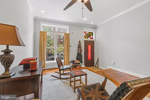 Entry Way - 318 E Lafayette Ave E, Baltimore, MD 21202 photo 2 of 8