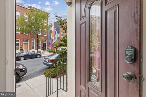 Entry Way - 318 E Lafayette Ave E, Baltimore, MD 21202 photo 1 of 8