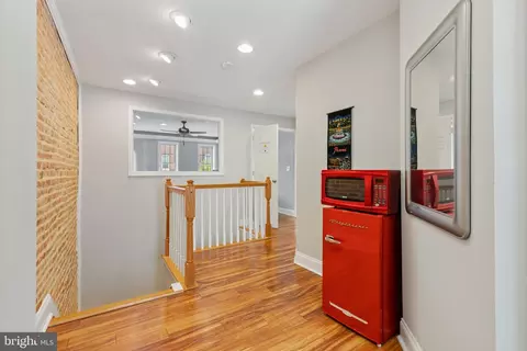 Entry Way - 318 E Lafayette Ave E, Baltimore, MD 21202 photo 7 of 8
