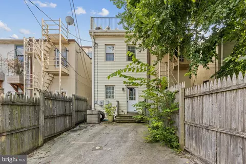 Exterior - 318 E Lafayette Ave E, Baltimore, MD 21202 photo 3 of 6