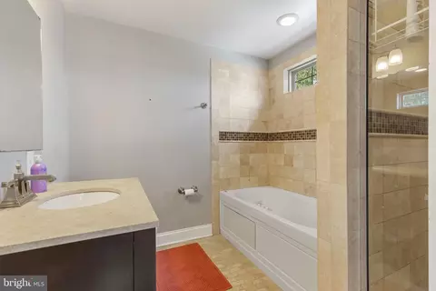 Bath - 318 E Lafayette Ave E, Baltimore, MD 21202 photo 3 of 3