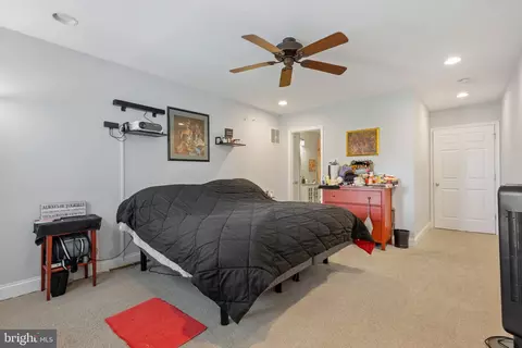 Bedroom - 318 E Lafayette Ave E, Baltimore, MD 21202 photo 2 of 2