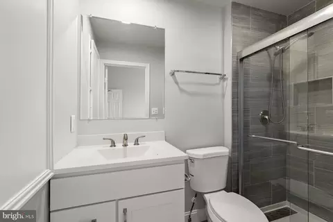 Bath - 1632 Ruxton Ave, Baltimore, MD 21216 photo 1 of 4