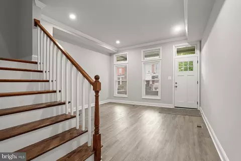 Entry Way - 1632 Ruxton Ave, Baltimore, MD 21216 photo 2 of 6