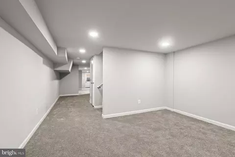 Entry Way - 1632 Ruxton Ave, Baltimore, MD 21216 photo 5 of 6