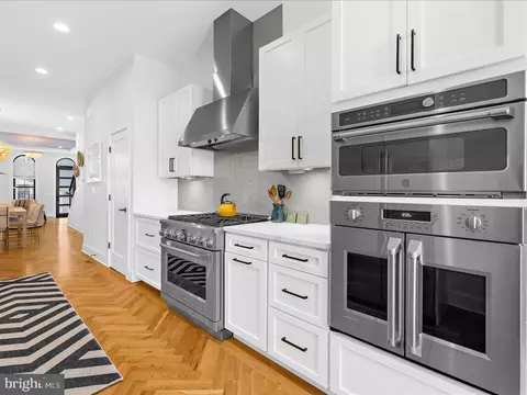 Entry Way - 1214 S Charles St, Baltimore, MD 21230 photo 2 of 4