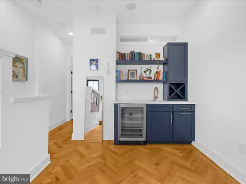 Entry Way - 1214 S Charles St, Baltimore, MD 21230 photo 3 of 4