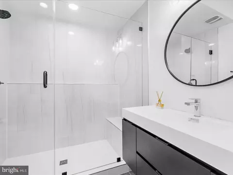 Bath - 1214 S Charles St, Baltimore, MD 21230 photo 2 of 7