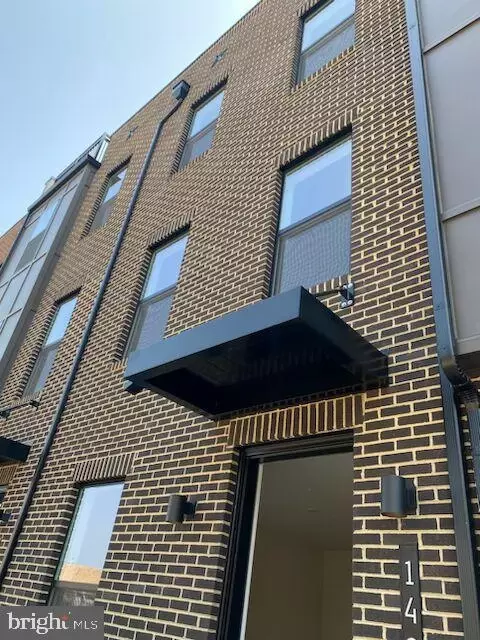 149 Locke St, Baltimore, MD 21230