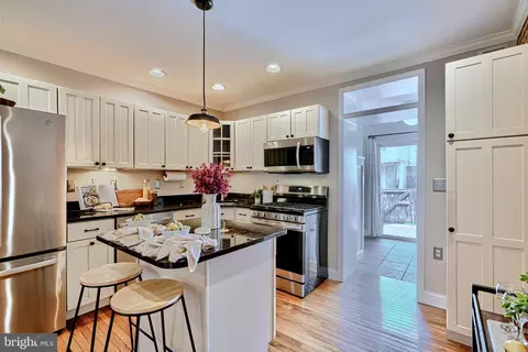 Kitchen - 940 S Clinton St, Baltimore, MD 21224 photo 2 of 5