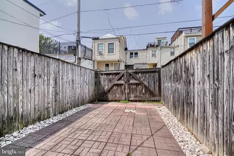 Exterior - 940 S Clinton St, Baltimore, MD 21224 photo 4 of 4