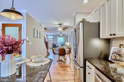 Entry Way - 940 S Clinton St, Baltimore, MD 21224 photo 3 of 5