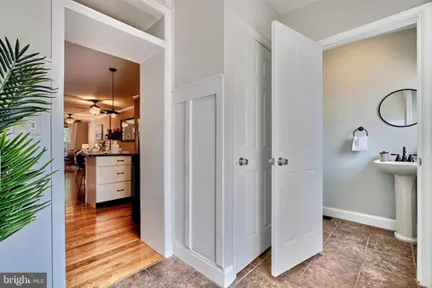 Entry Way - 940 S Clinton St, Baltimore, MD 21224 photo 5 of 5