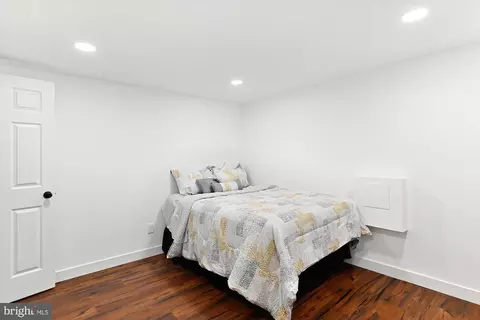 Bedroom - 3853 Shannon Dr, Baltimore, MD 21213 photo 4 of 4
