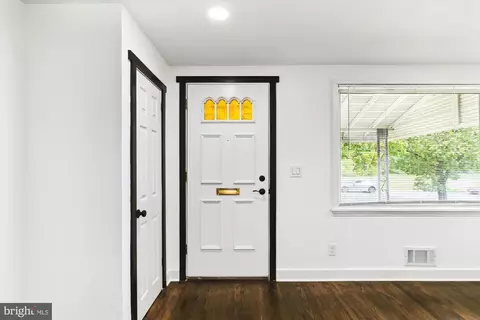 Entry Way - 3853 Shannon Dr, Baltimore, MD 21213 photo 1 of 1