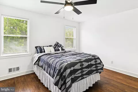 Bedroom - 3853 Shannon Dr, Baltimore, MD 21213 photo 2 of 4