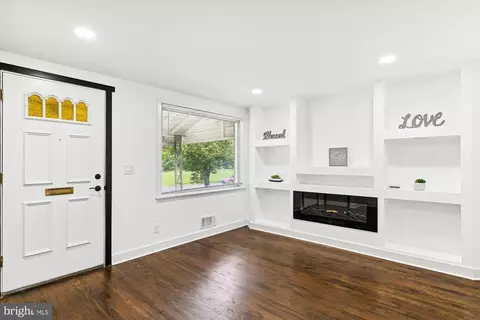 Living - 3853 Shannon Dr, Baltimore, MD 21213 photo 1 of 2