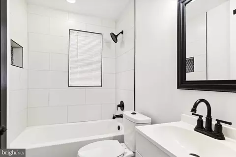 Bath - 3853 Shannon Dr, Baltimore, MD 21213 photo 1 of 3