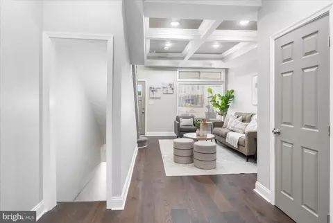Entry Way - 848 Whitmore Ave, Baltimore, MD 21216 photo 3 of 15