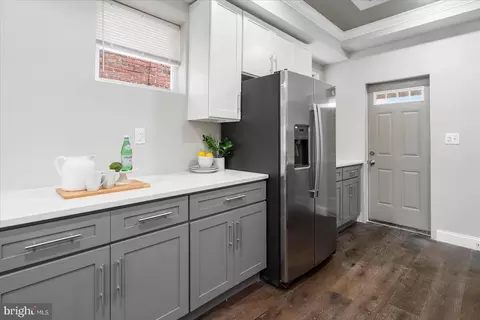Entry Way - 848 Whitmore Ave, Baltimore, MD 21216 photo 7 of 15