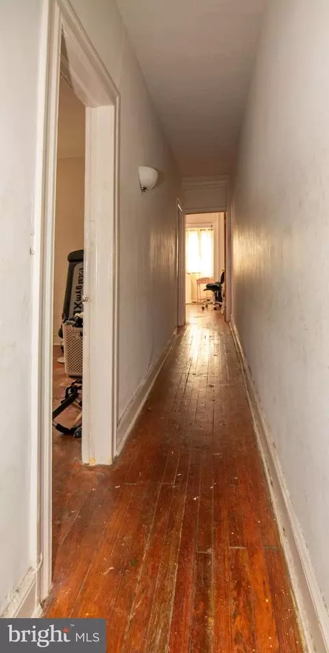 Entry Way - 529 E 41st St, Baltimore, MD 21218 photo 5 of 8