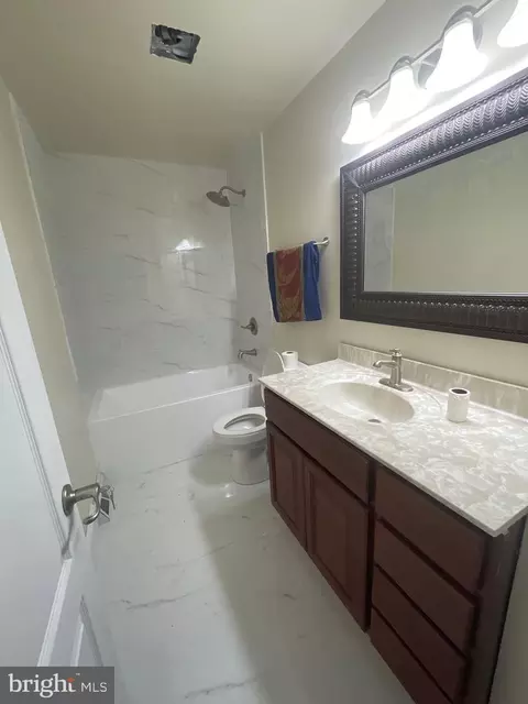 Bath - 1720 Harlem Ave, Baltimore, MD 21217 photo 8 of 8