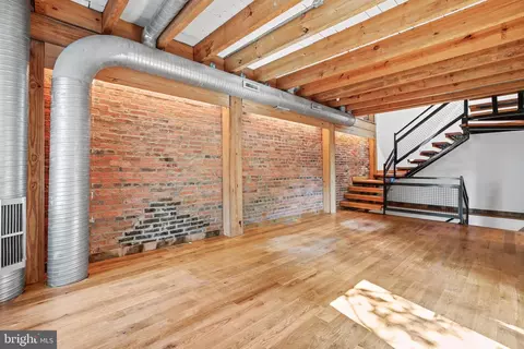 Living - 711 William St, Baltimore, MD 21230 photo 2 of 6