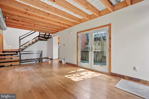 Living - 711 William St, Baltimore, MD 21230 photo 1 of 6