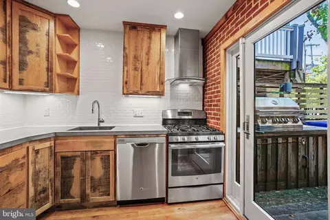Kitchen - 711 William St, Baltimore, MD 21230 photo 1 of 2