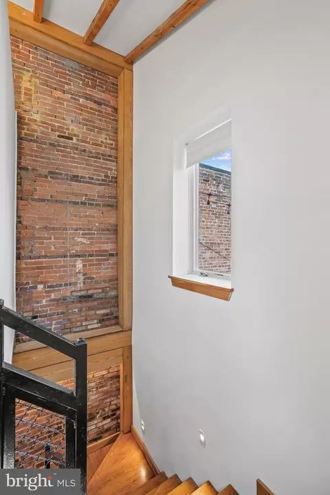 Entry Way - 711 William St, Baltimore, MD 21230 photo 5 of 6