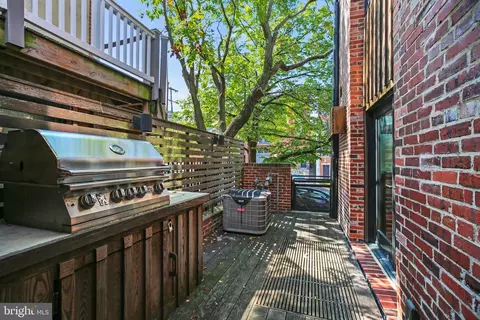 Exterior - 711 William St, Baltimore, MD 21230 photo 5 of 7