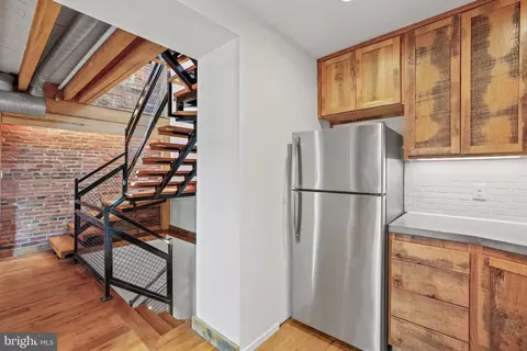 Entry Way - 711 William St, Baltimore, MD 21230 photo 2 of 6
