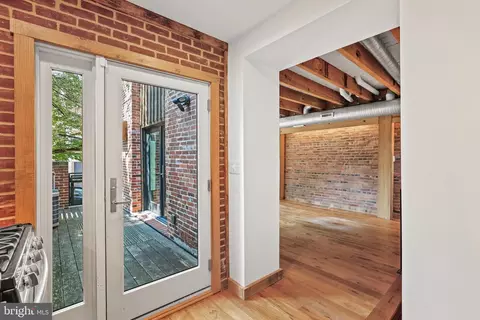 Entry Way - 711 William St, Baltimore, MD 21230 photo 3 of 6