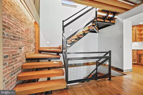 Entry Way - 711 William St, Baltimore, MD 21230 photo 4 of 6