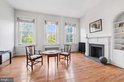 Living - 207 W Lanvale St, Baltimore, MD 21217 photo 3 of 11