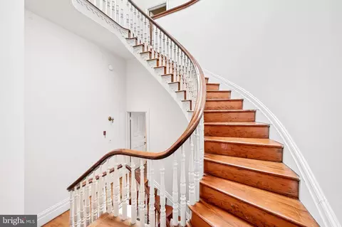 Entry Way - 207 W Lanvale St, Baltimore, MD 21217 photo 6 of 9