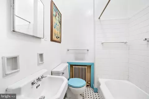 Bath - 207 W Lanvale St, Baltimore, MD 21217 photo 3 of 4