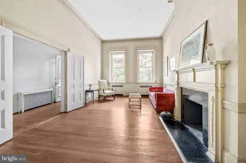 Living - 207 W Lanvale St, Baltimore, MD 21217 photo 2 of 11