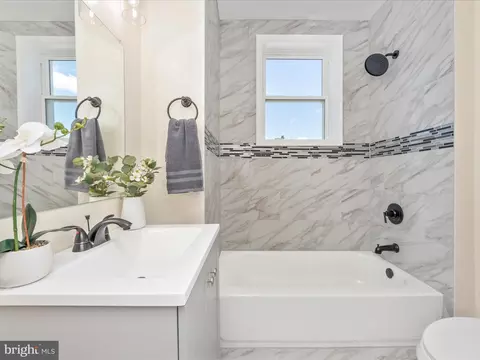 2803 Waldorf Ave, Baltimore, MD 21215 photo 24