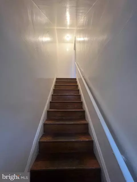 Entry Way - 1109 Meridene Dr, Baltimore, MD 21239 photo 2 of 3